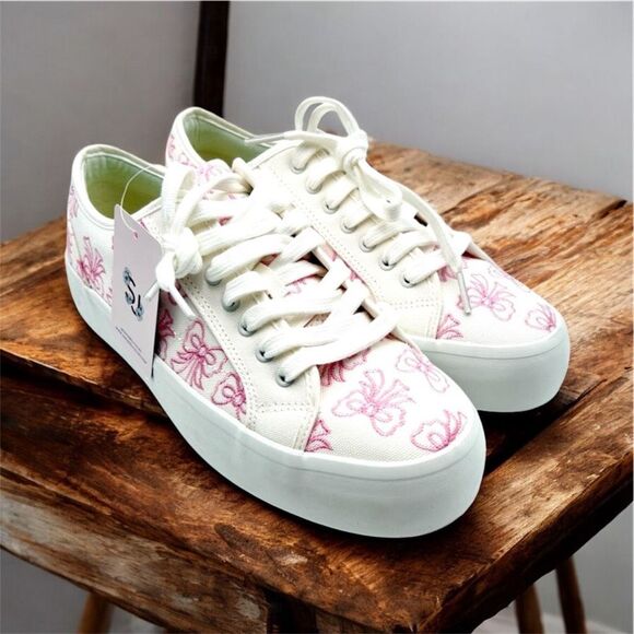NWT Gorgeous SINCERELY JULES 6 Canvas White & Pink Bow Print COQUETTE Sneakers - Picture 5 of 12